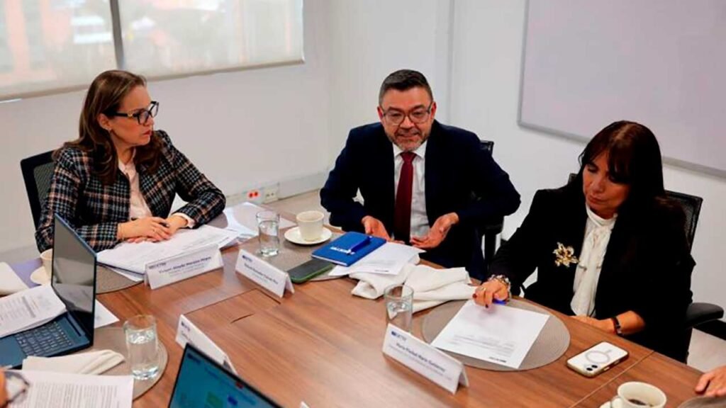 La ministra de Educación, Viviane Morales, participa en una reunión sobre los alivios del Icetex