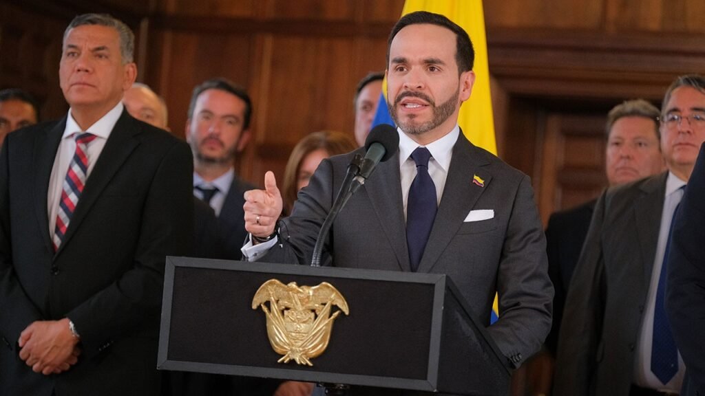 Integrantes de los cuerpos de socorro y Gobierno desplegados en zonas de desastre tras el terremoto