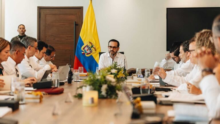 El presidente Abelardo de la Espriella preside el Consejo de Ministros en Barranquilla
