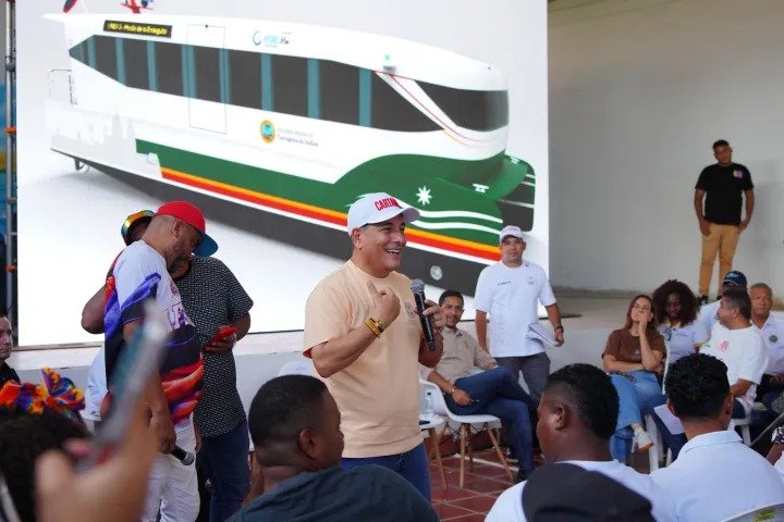 Habitantes del corregimiento de Pasacaballos durante un anuncio del proyecto del nuevo hospital