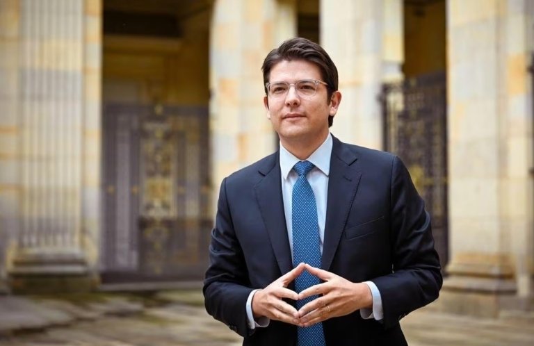 Sede de la Unidad Nacional de Protección (UNP) en Bogotá durante avances en investigaciones judiciales.