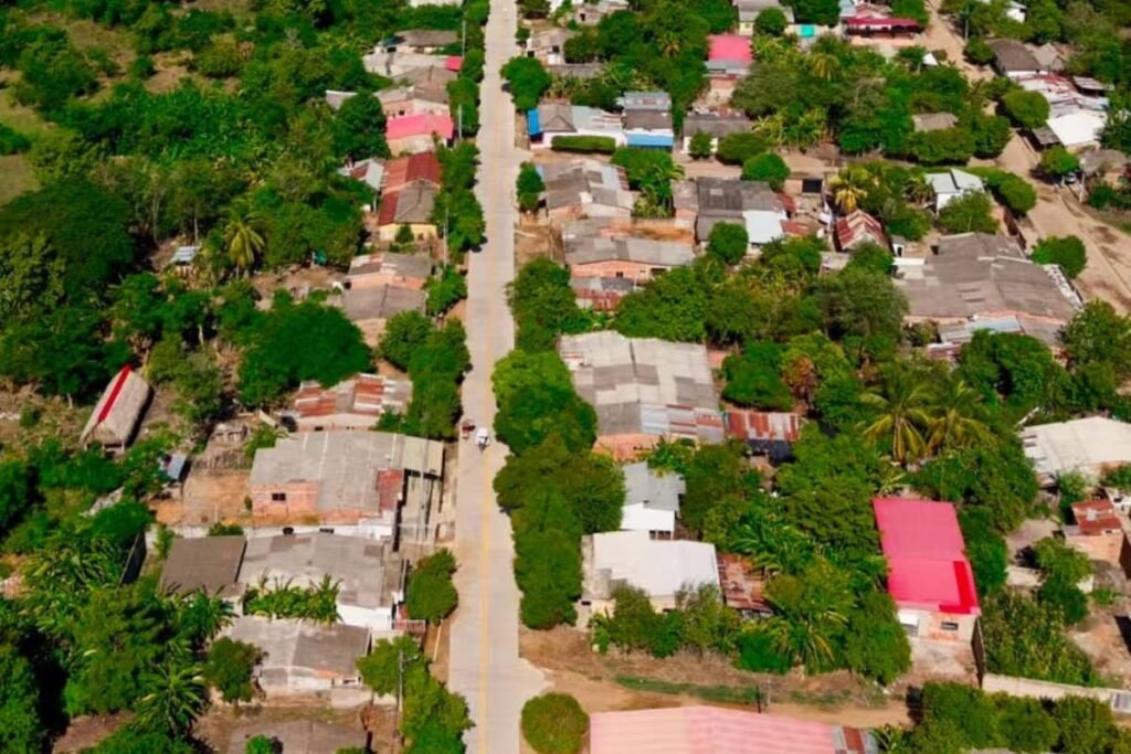 Tramo pavimentado de la nueva vía que conecta Talaigua Nuevo y Talaigua Viejo