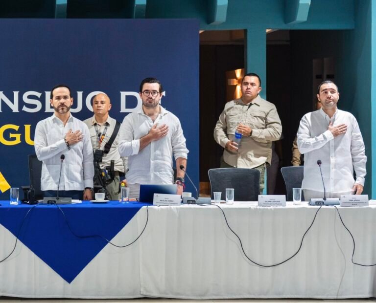 Consejo de Seguridad del presidente De La Espriella con altos mandos de la Fuerza Pública en Cartagena