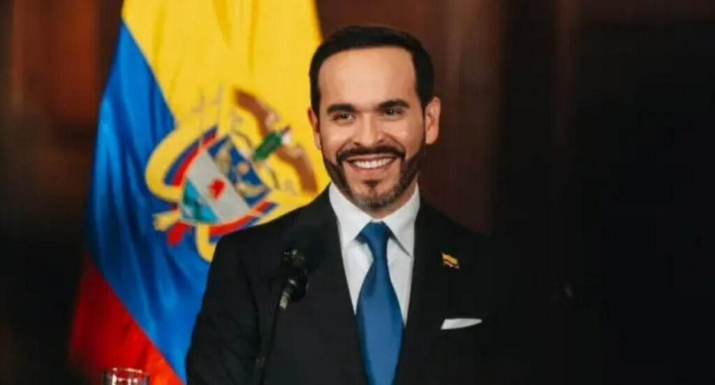 El presidente Abelardo De La Espriella durante su posesión presidencial en Cali