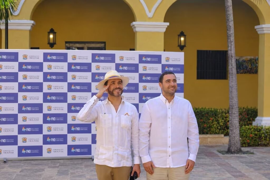 El presidente Abelardo De La Espriella junto al gobernador Yamil Arana durante la reunión con alcaldes de Bolívar
