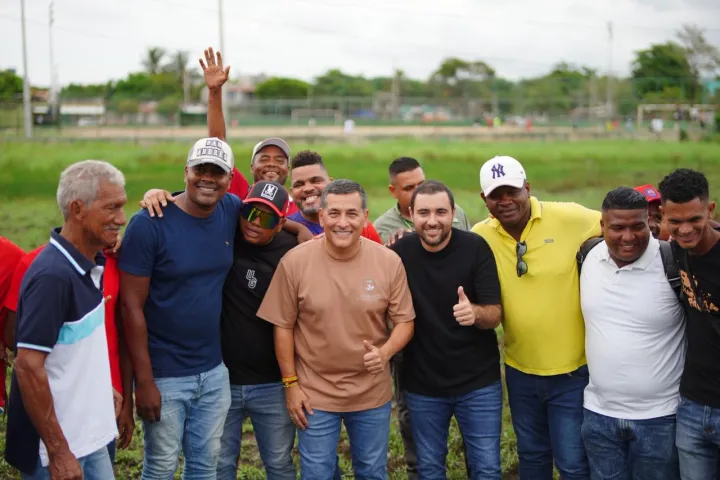 Presentación del proyecto Gran Unidad Deportiva de Pasacaballos por Dumek Turbay y Yamil Arana
