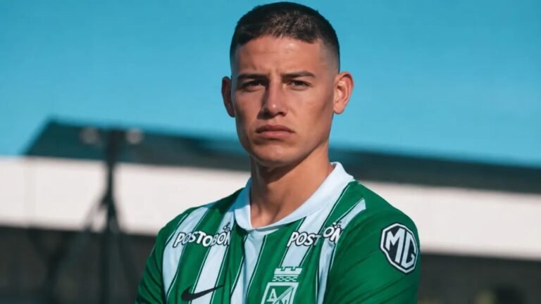 James Rodríguez con la camiseta de Atlético Nacional