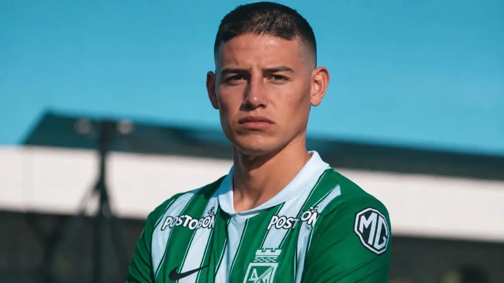 James Rodríguez con la camiseta de Atlético Nacional