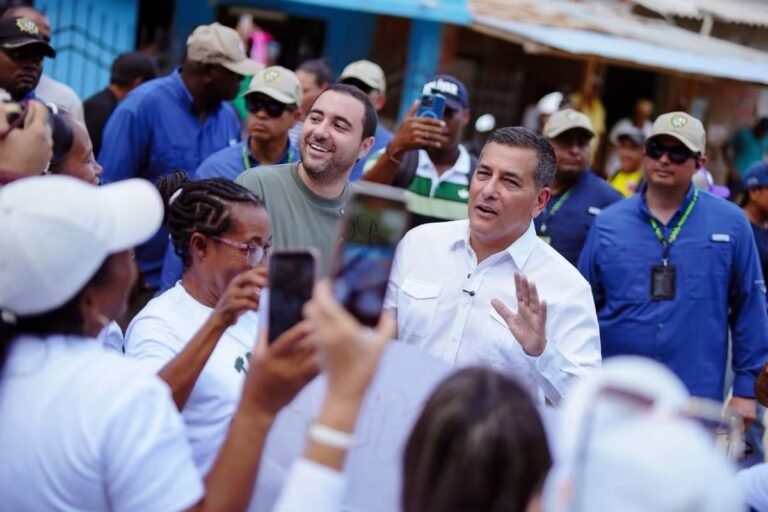 Dumek Turbay y Yamil Arana durante el inicio formal de la Ruta del Encuentro en Henequén
