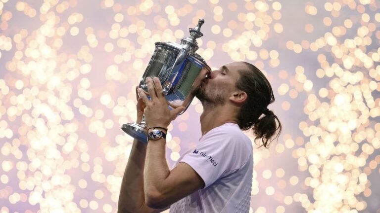 Alexander Zverev celebra con el trofeo del US Open 2026