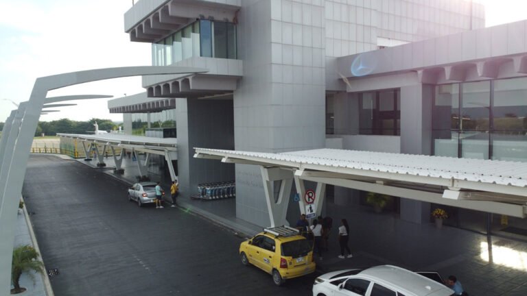 Terminal del aeropuerto internacional Ernesto Cortissoz, que sirve a Barranquilla